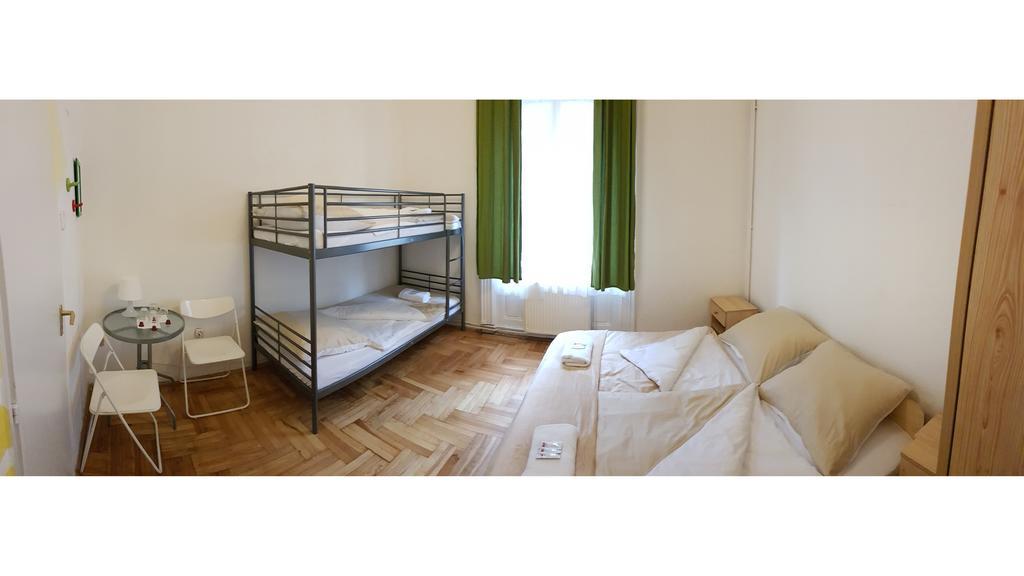 Westend Minihotel Budapest Bagian luar foto