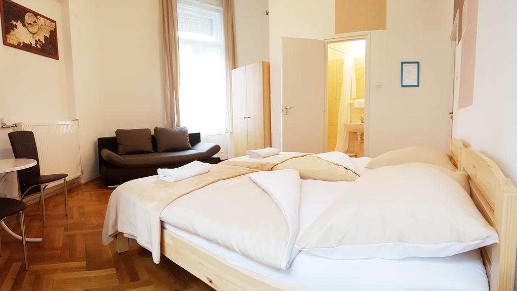 Westend Minihotel Budapest Bagian luar foto