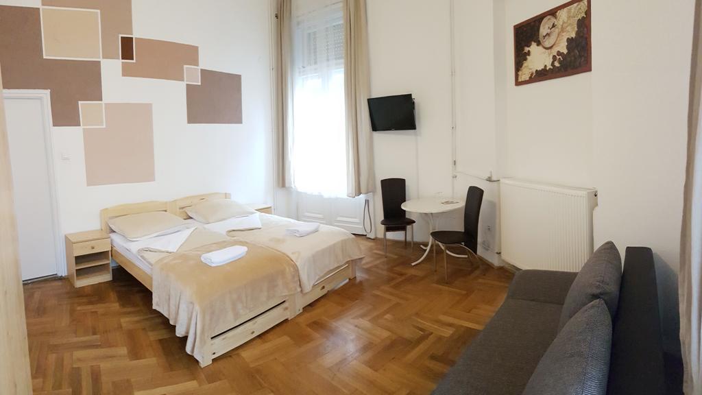 Westend Minihotel Budapest Bagian luar foto