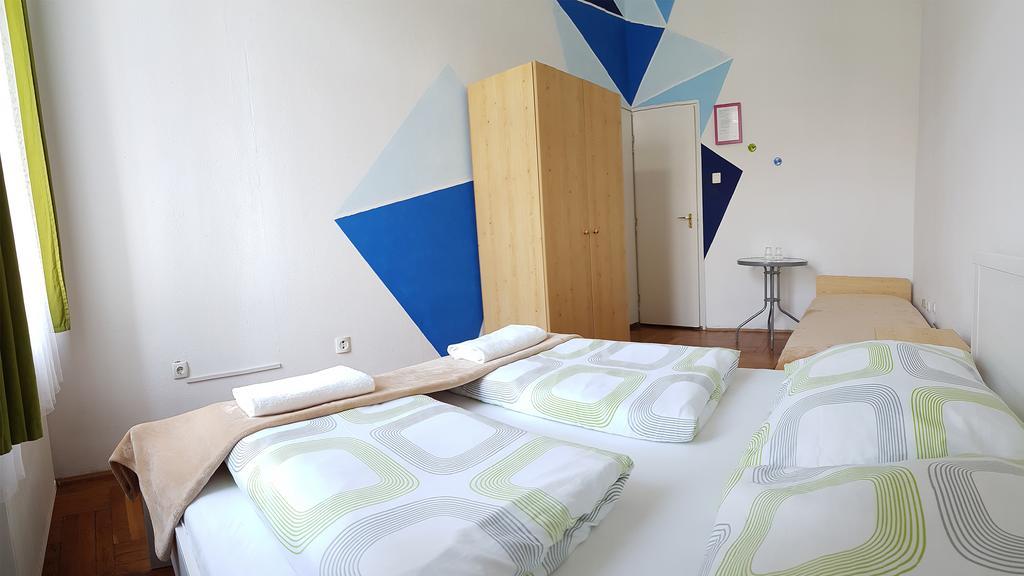 Westend Minihotel Budapest Bagian luar foto