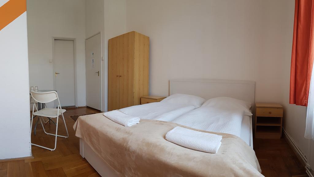 Westend Minihotel Budapest Bagian luar foto