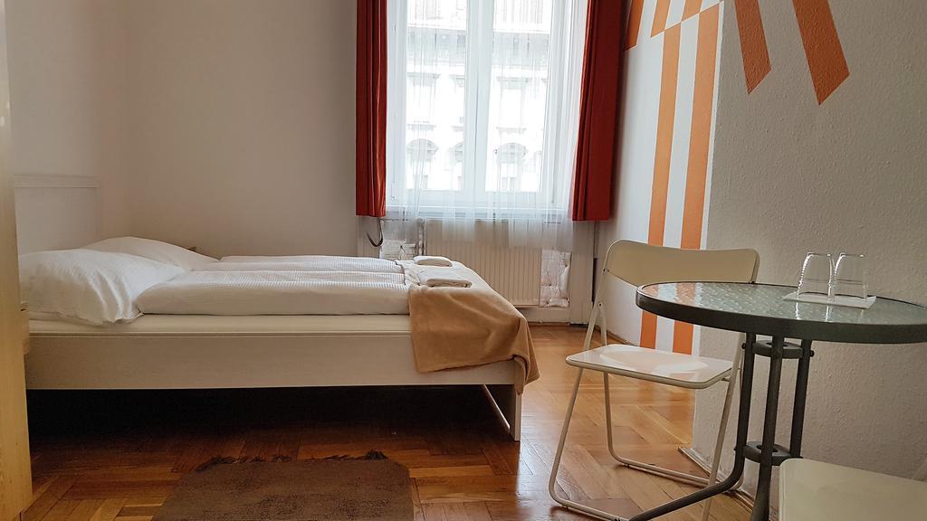 Westend Minihotel Budapest Bagian luar foto
