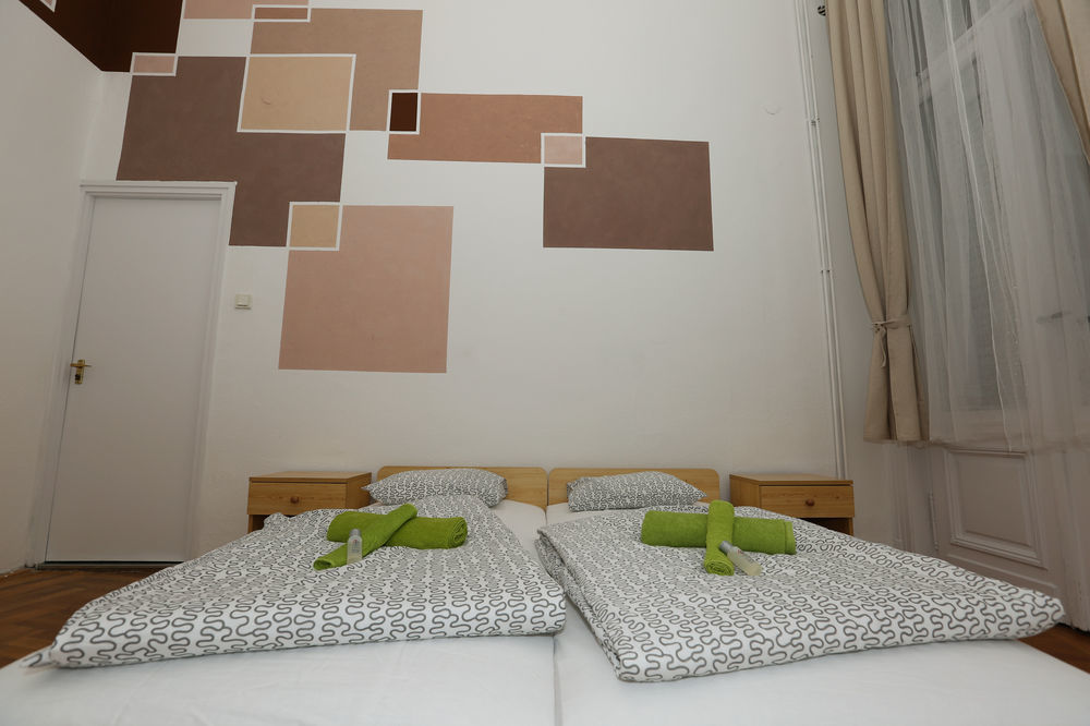 Westend Minihotel Budapest Bagian luar foto