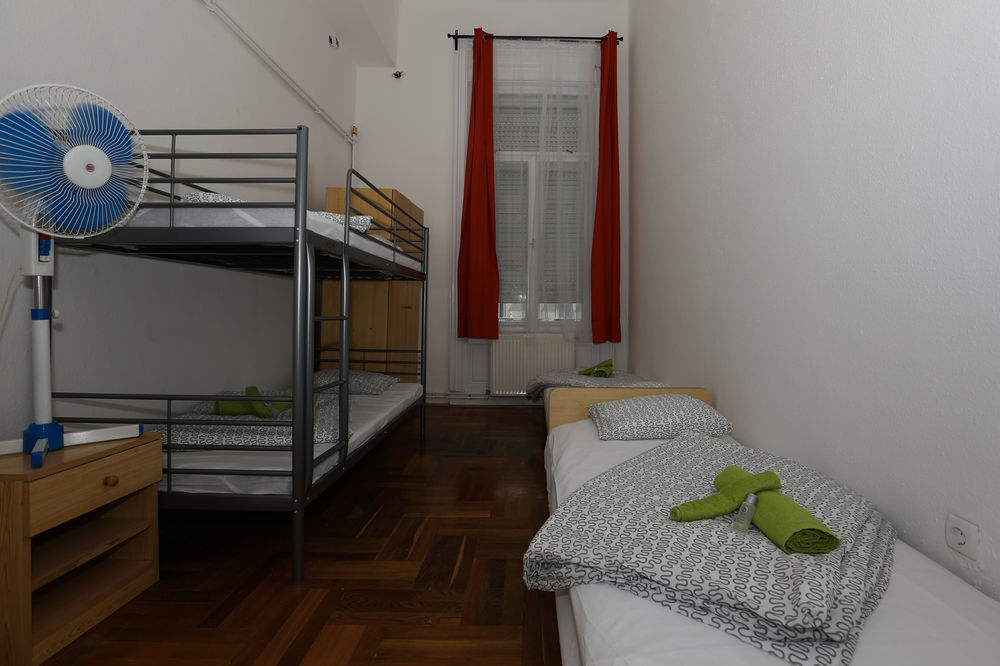 Westend Minihotel Budapest Bagian luar foto