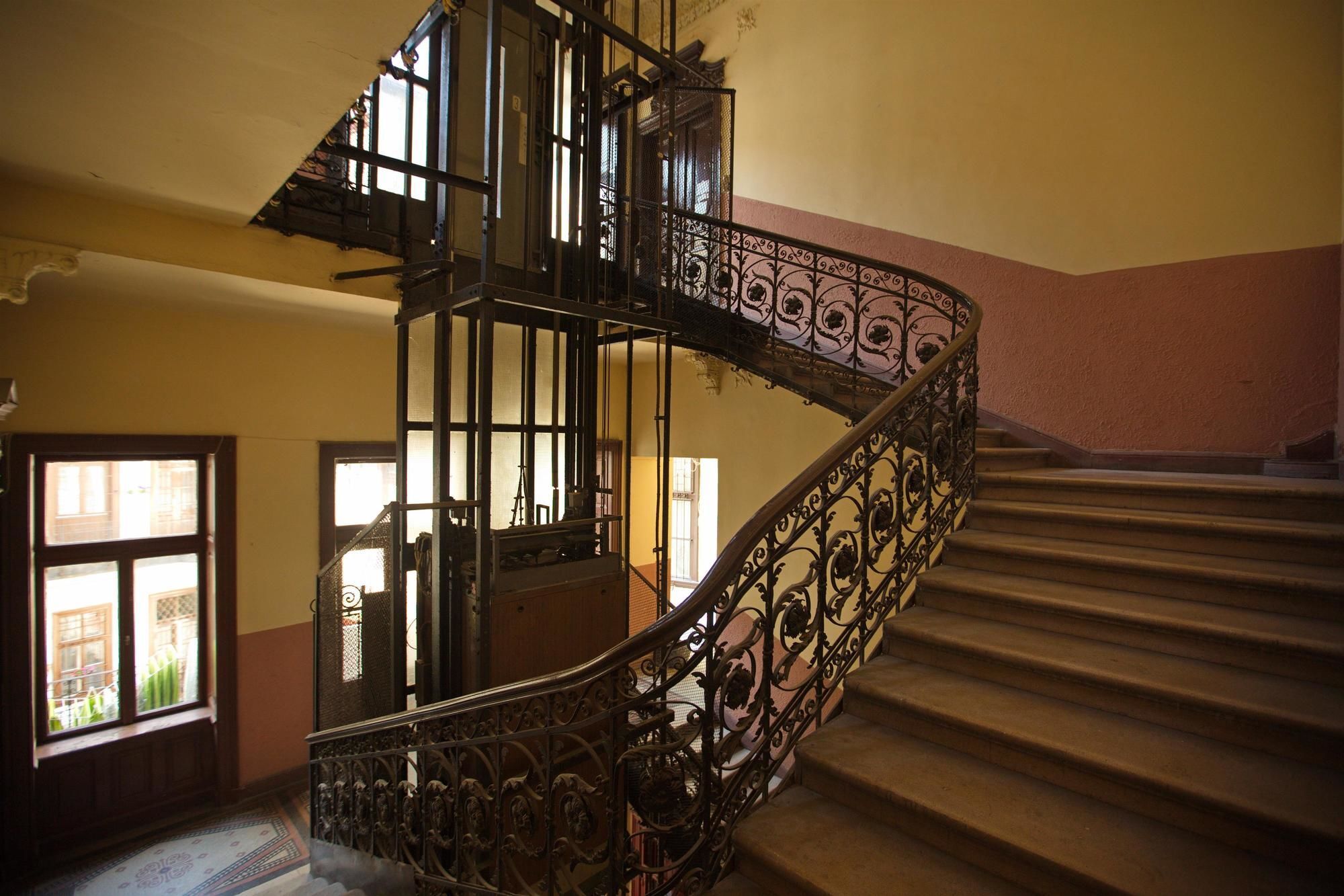 Westend Minihotel Budapest Bagian luar foto