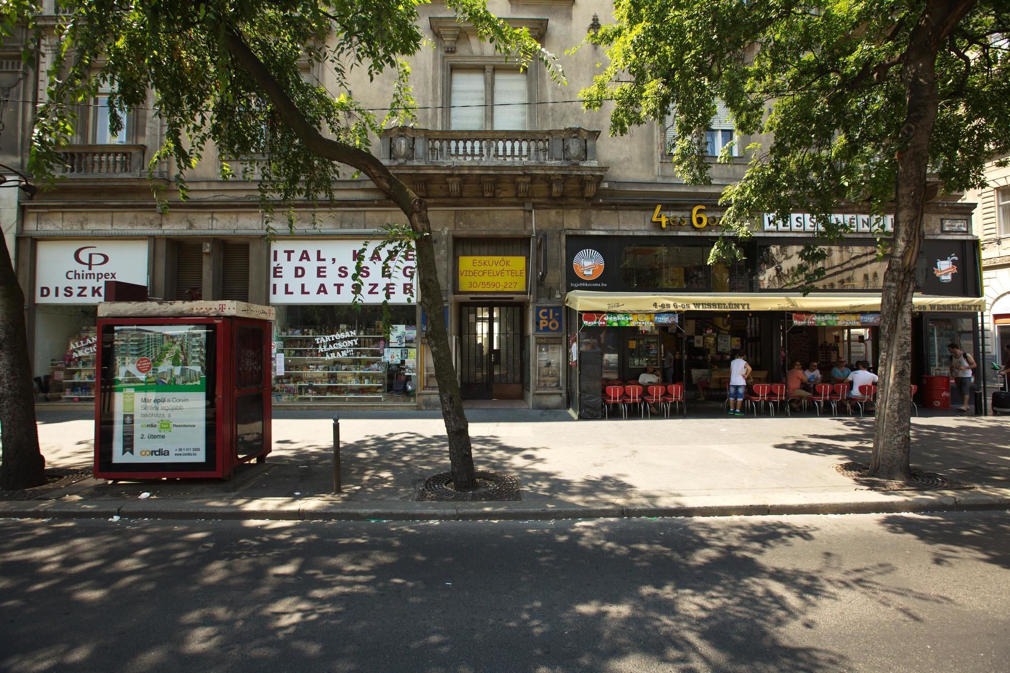 Westend Minihotel Budapest Bagian luar foto