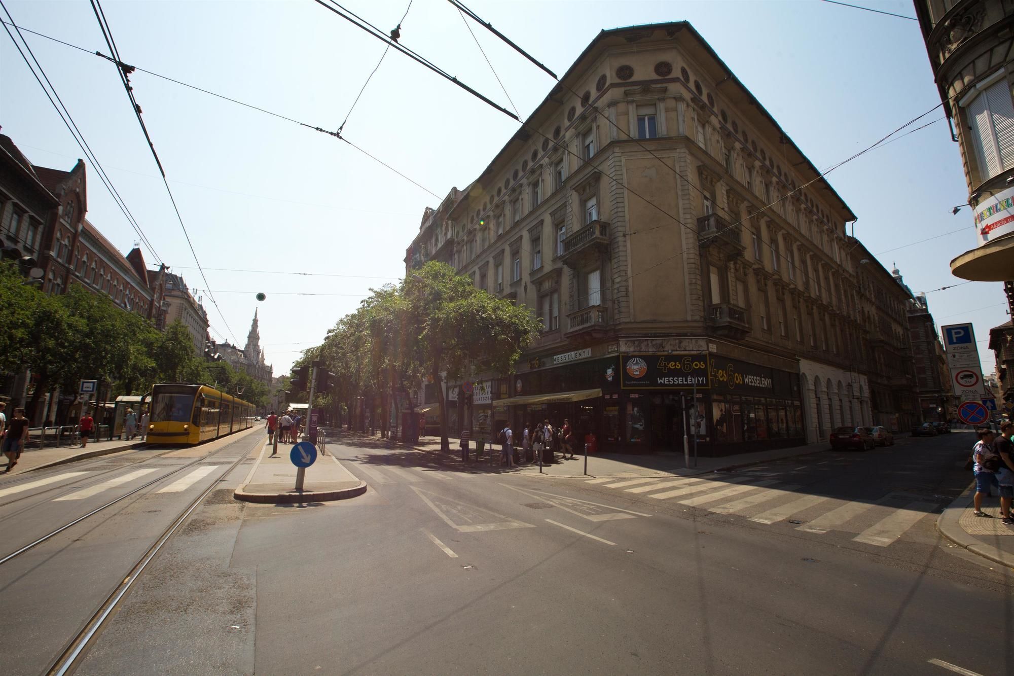 Westend Minihotel Budapest Bagian luar foto