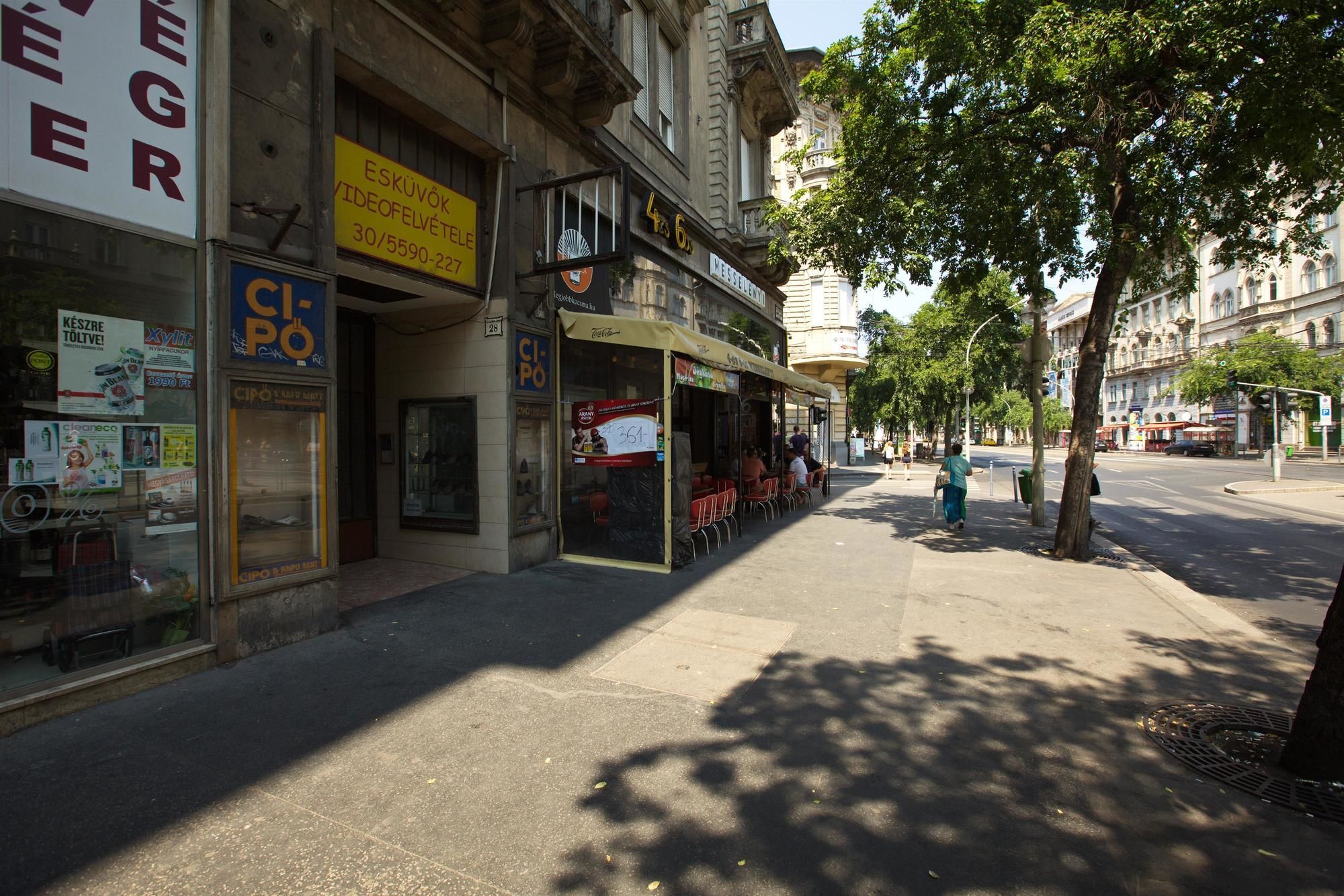 Westend Minihotel Budapest Bagian luar foto